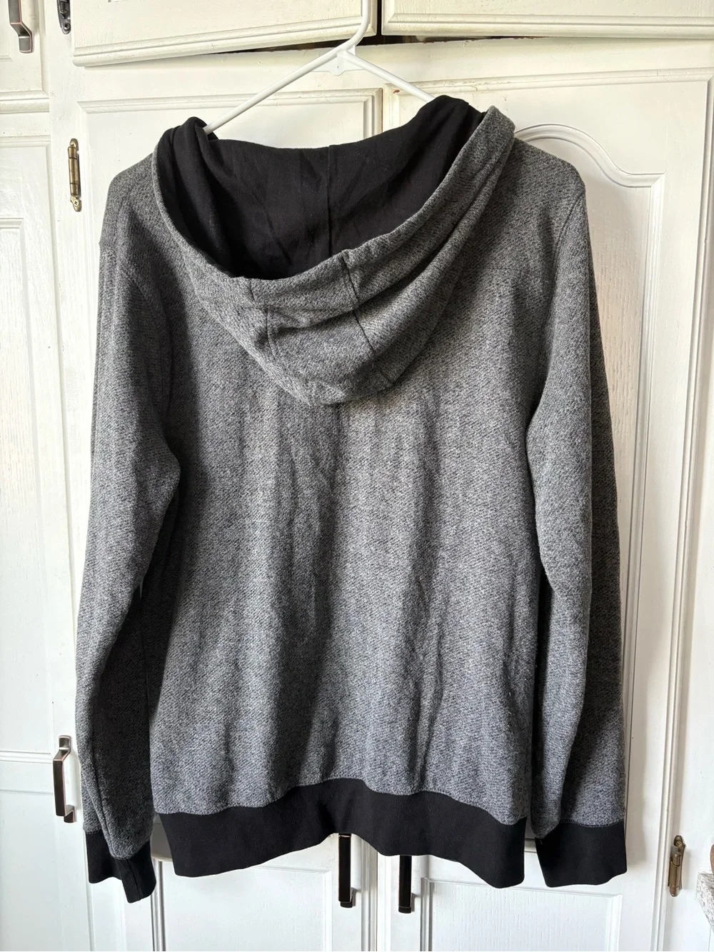 Airwalk Men's Charcoal Gray Zip-Up Hoodie Sweater